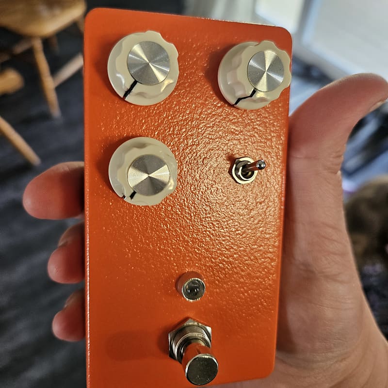 Percussive Tremolo Boost Pedal - Hummingbird image 1
