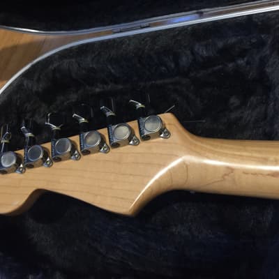 Fender Stratocaster Japan FujiGen 84/87 Candy Apple Red Fender Stratocaster Japan FujiGen 84/87 Candy Apple Red