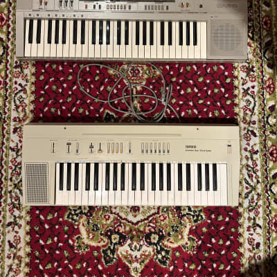 Casio CT-310 Casiotone 49-Key Synthesizer