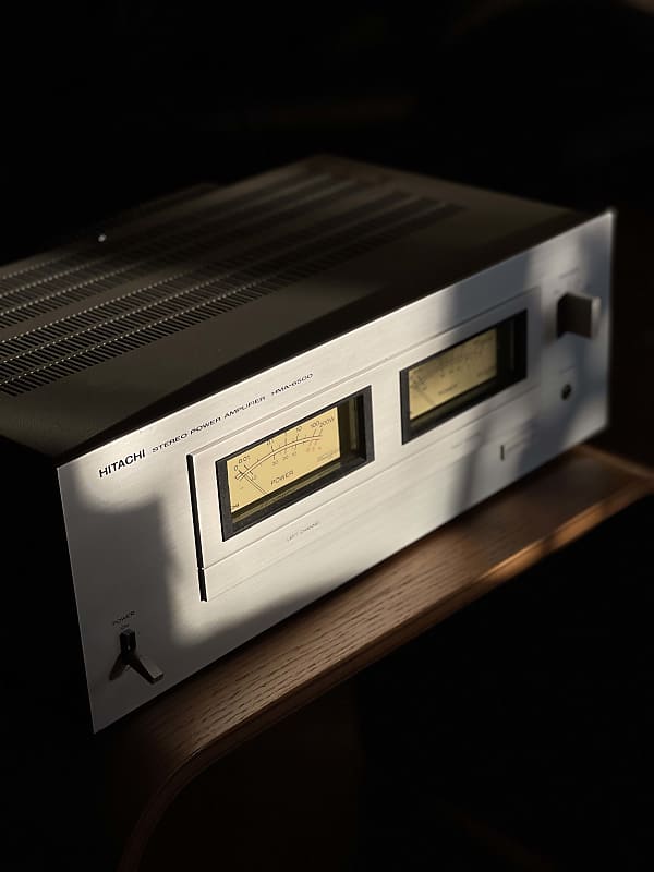 Hitachi HMA-6500 1979-81 - Brushed Aluminium  			