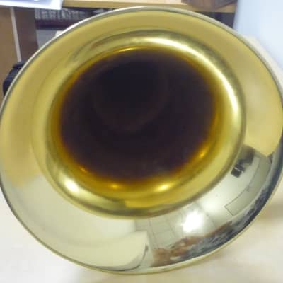 Tuba Mib Yamaha 201 en perfecto estado image 19