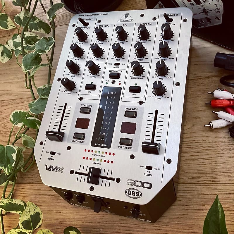 BEHRINGER VMX 200 DJミキサー Behringer | Product | VMX200