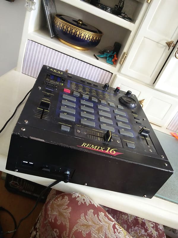 Akai Remix 16 - Sampler, Mixer and Sequencer with USB Floppy [inkl 400+] -  No S900 S950 S3000 - RARE