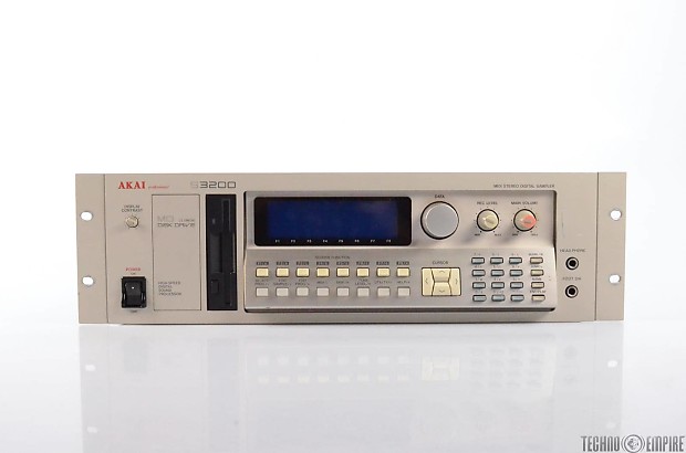 AKAI S3200 MIDI Stereo Digital Sampler LOADED SCSI ADAT AES NEEDS REPAIR #26605 image 1