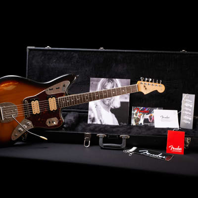 Fender Jaguar 63 Kurt Cobain Road worn 2012 - Sunburst Fender Jaguar 63 Kurt Cobain Road worn 2012 - Sunburst