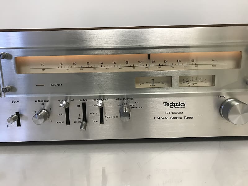 Technics ST-8600 Vintage FM/AM Tuner High Quality Sound
