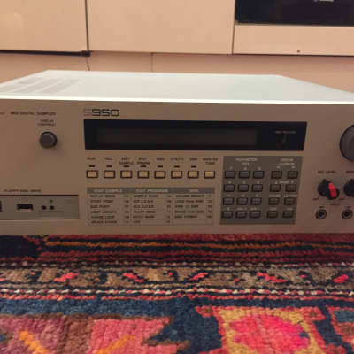 Akai S-950 Sampler