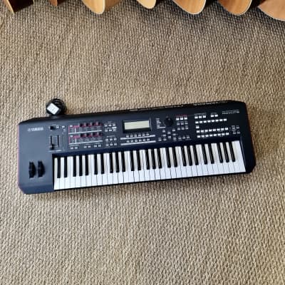 Yamaha MOXF 6 Production Synthesizer