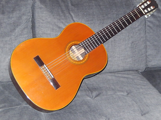MADE IN MID1970s - TAKAMINE ELITE G200 - BEAUTIFULLY