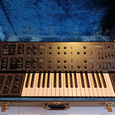 Yamaha CS-15 with Original Case