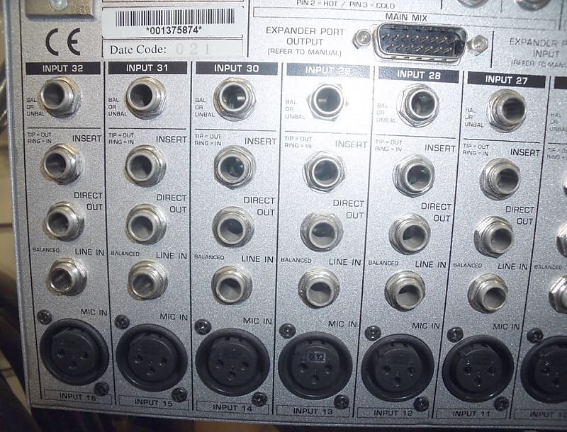 Behringer Eurorack MX3242X Mixer w. effects 32 Input 4 Bus