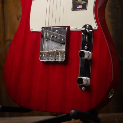 Fender American Vintage II 1963 Telecaster, Rosewood Fingerboard - Crimson Red Transparent image 3