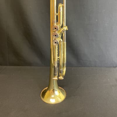 Getzen Used Student Trumpet 300 Series image 7