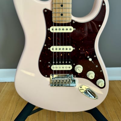 Fender Special Run American Professional Stratocaster, HSS, Shell Pink, Roasted Maple Neck 2019 - Shell Pink image 1