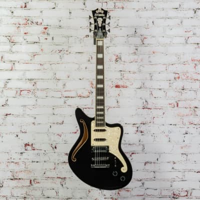 D'Angelico Premier Bedford SH Electric Guitar, Black Flake x3704 image 2