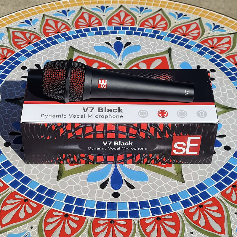 SE Electronics V7-BLK Studio Grade Handheld Microphone