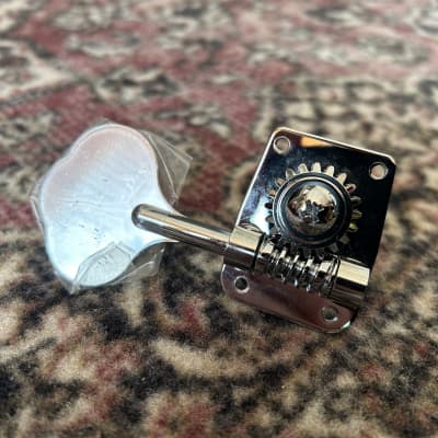 Fender Player Mustang Bass Tuners / Tuning Pegs Precision Chrome Vintage Style image 5