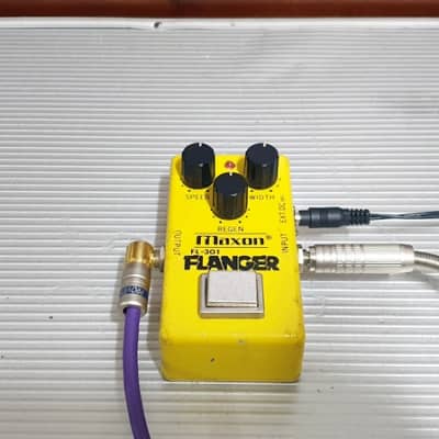 Maxon FL-301 Flanger 1980s Vintage Guitar Pedal Made in