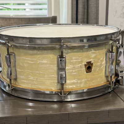WFL No. 900 Buddy Rich Super Classic 5.5x14" 8-Lug Snare Drum with P-87 Strainer 1948 - 1959 - White Marine Pearl image 1