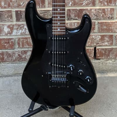 JB Player Super Stratocaster 1980's Black w/Hardshell Case image 2