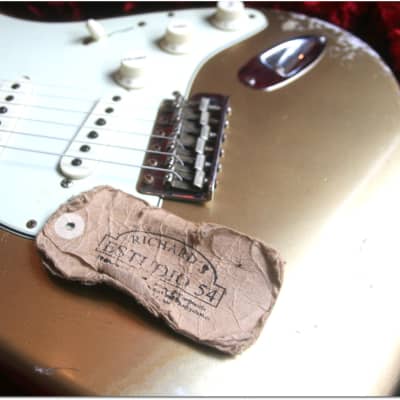 Fender "Custom Shop 1963 Stratocaster Journeyman Heavy Relic Relic in Aztec Gold" 3, 50 kilograms image 14