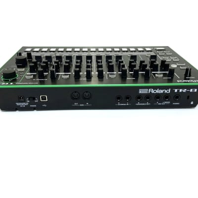 Roland AIRA TR-8 Rhythm Performer