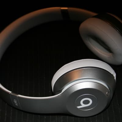 Beats by Dre SoLo 3  Space Grey image 2