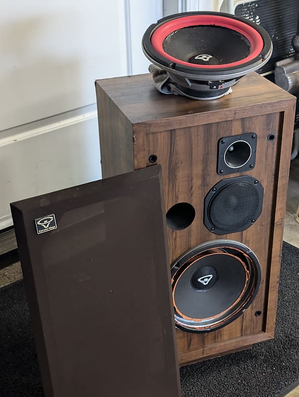 Cerwin Vega Inside Cabinet CERWIN VEGA CVA-115 ACTIVE SUB 700 WATT