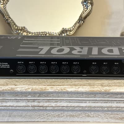 Edirol UM-880 - 8in/8out USB Midi Interface/Midi Patcher 2000s - Silver image 2