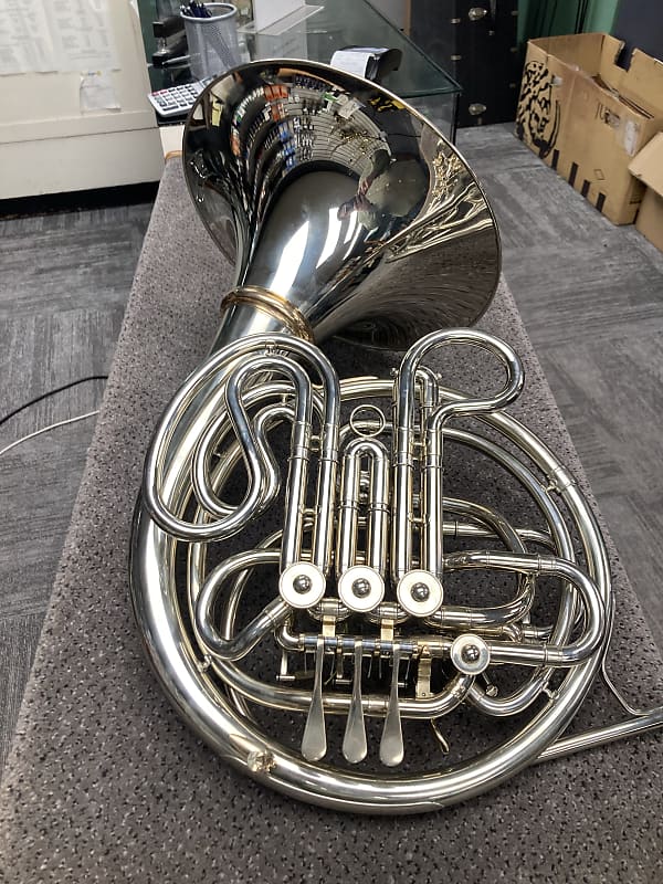 Conn 8D Double French horn Reverb