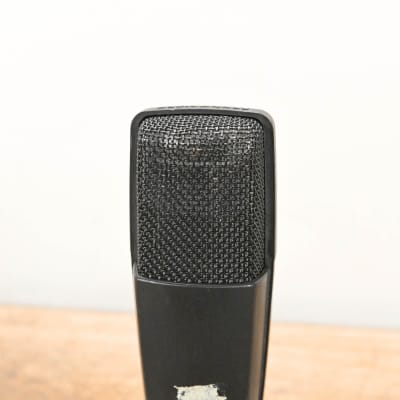 Sennheiser MD 421-II Cardioid Dynamic Microphone CG01H8Y image 2