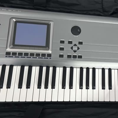 Roland Fantom FA-76 76-Key Music Workstation 2002 - 2003 - Silver