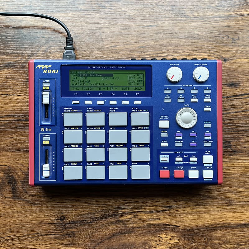 Akai MPC1000 Music Production Center | Reverb