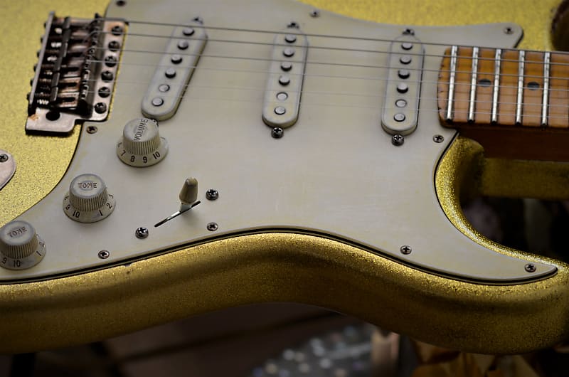 Fender Stratocaster Relic Gold Sparkle Nitro Texas Specials image 1
