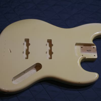 MJT jazz bass ボディ　fender MJT Official Custom Order Vintage Aged Nitro Finish Guitar