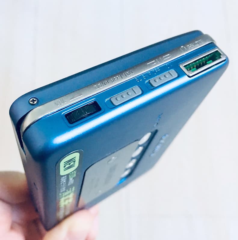 Sony WM-EX808 Walkman Cassette Player ! Excellent Rare Blue