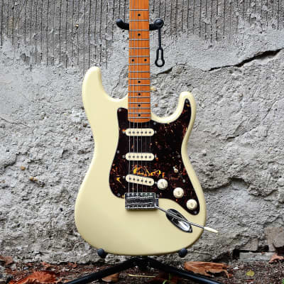 Hondo Deluxe Series 760 Stratocaster '80s - Olimpic white for sale