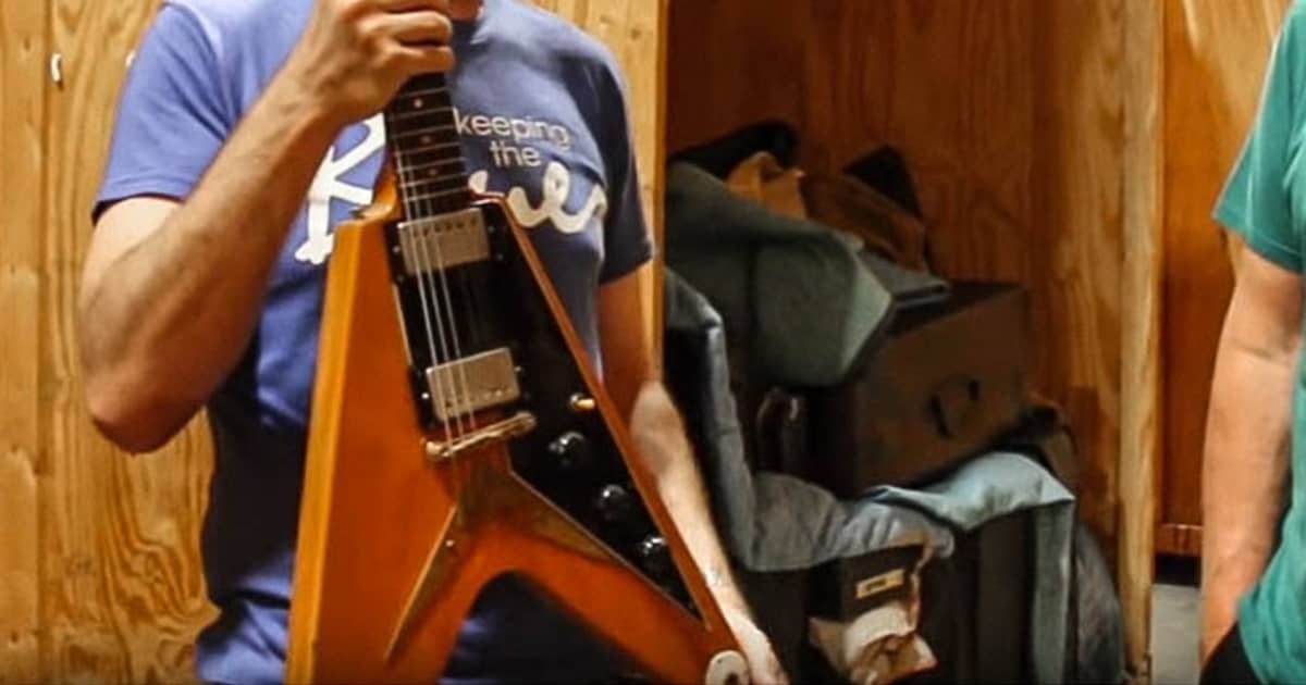 Joe bonamassa flying v 2025