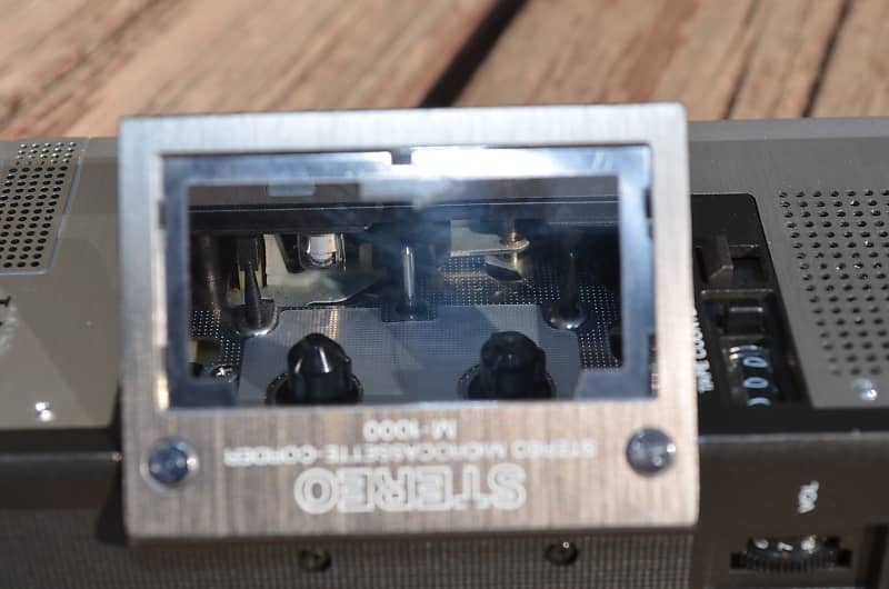 Sony M-1000 Stereo Microcassette Recorder Great shape with