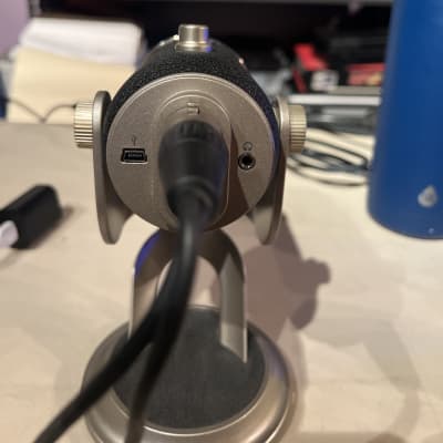 Blue Microphones Yeti Pro professionelles USB/XLR Micro