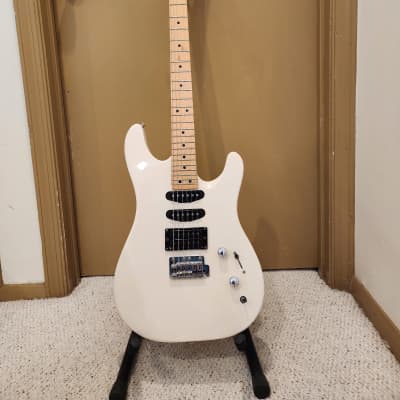 Peavey Tracer 1992 - White, Good Playable Condition image 1