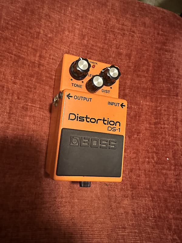 Boss Ds-1 Distortion Pedal - Orange 