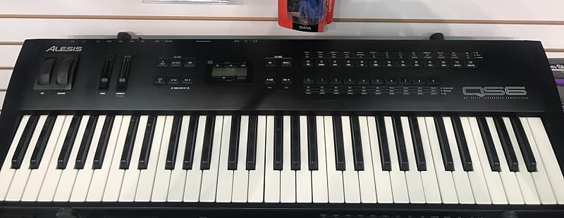 ALESIS QS6.1 アレシス シンセサイザー ケース付き ALESIS QS6.1 アレシス シンセサイザー ケース付き ALESIS QS6.1