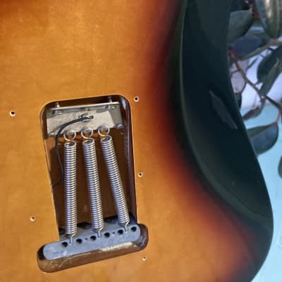 Fender Standard Stratocaster with Rosewood Fretboard 2009 electric guitar  - Brown Sunburst image 20