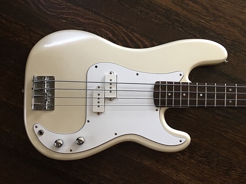 Squier by Fender Classic Vibe '60s Precision Bass Laurel