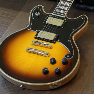 MINTY! 2020 D’Angelico Brighton Deluxe Series Double-Cut Electric Guitar Sunburst + OHSC image 2