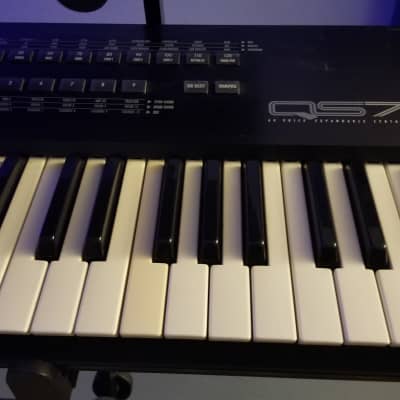 Alesis Qs7.1 Keyboard Synthesizer