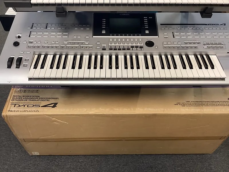 Yamaha Tyros4 61-Key Arranger Workstation Keyboard | Reverb