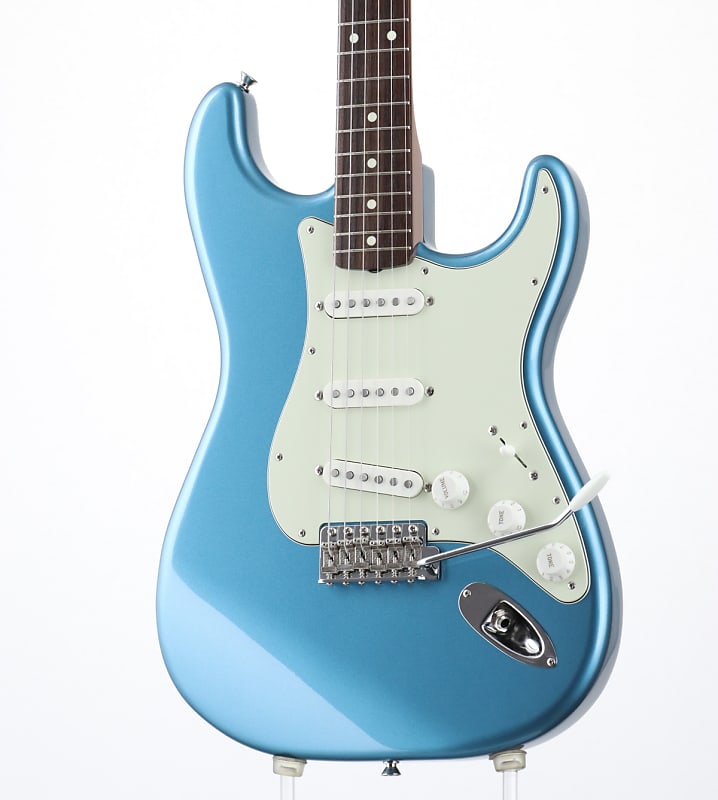 Fender 2021 Collection MIJ Traditional 60s Stratocaster Roasted Maple Neck  Rosewood Fingerboard Lake Placid Blue (01/10)