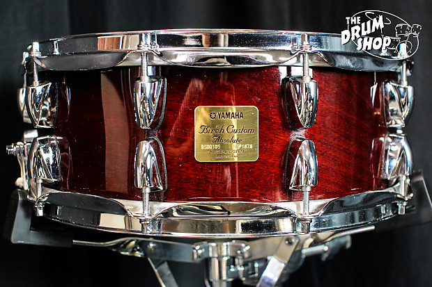 Yamaha Birch Custom Absolute 14 x 5.5 Cherry Snare Drum